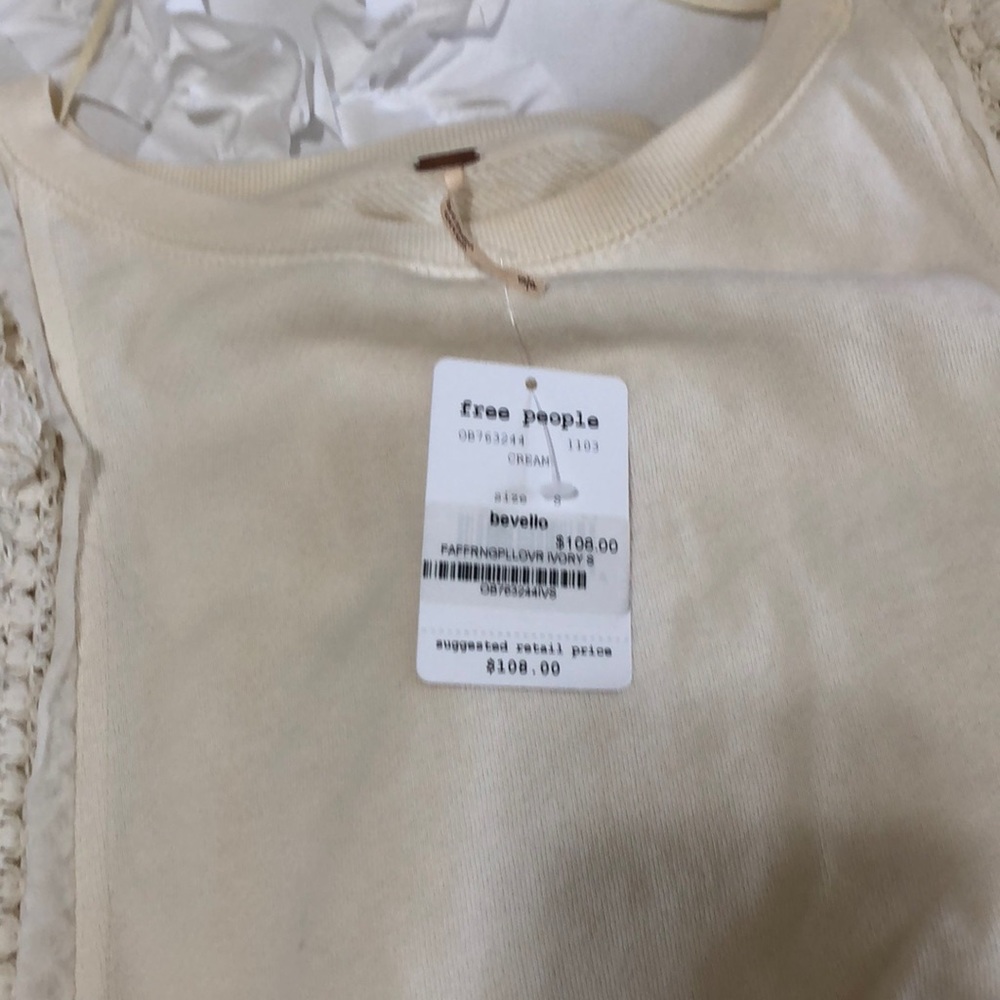 FP Fringe pullover - Picture 3 of 3